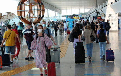 Ferragosto senza feste e col Pass, migliaia per controlli In vacanza uno su due. Prosegue il caldo intenso.