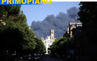 A Roma un nuovo incendio, esplosioni e una nube di fumo