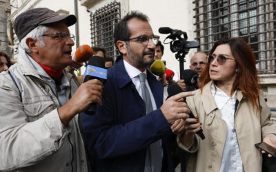 I dubbi di Gemmato sui vaccini. Pd e Terzo Polo: ‘Si dimetta’