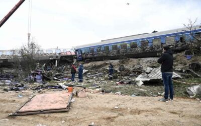 Grecia: scontro tra due treni, almeno 40 i morti, tra 50 e 60 i dispersi