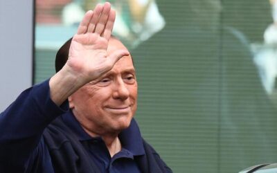 Berlusconi nuovamente ricoverato al San Raffaele. E’ in terapia intensiva: “Stazionario ma vigile”