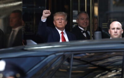 Trump arrivato in tribunale, è in arresto. “Tutto surreale e incredibile”