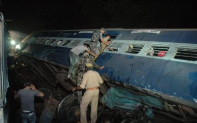 Scontro tra due treni in India, almeno 50 morti e 500 feriti