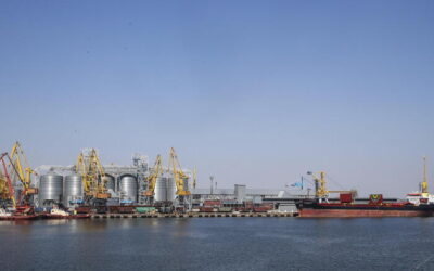 Kiev, attacco al porto di Odessa per bloccare il grano