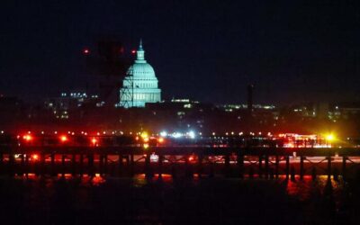 Tragedia a Washington: scontro tra un aereo e un elicottero militare, ‘al momento non risultano superstiti’