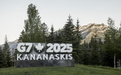 Foto di famiglia con Trump al G7, pochi sorrisi e facce tirate