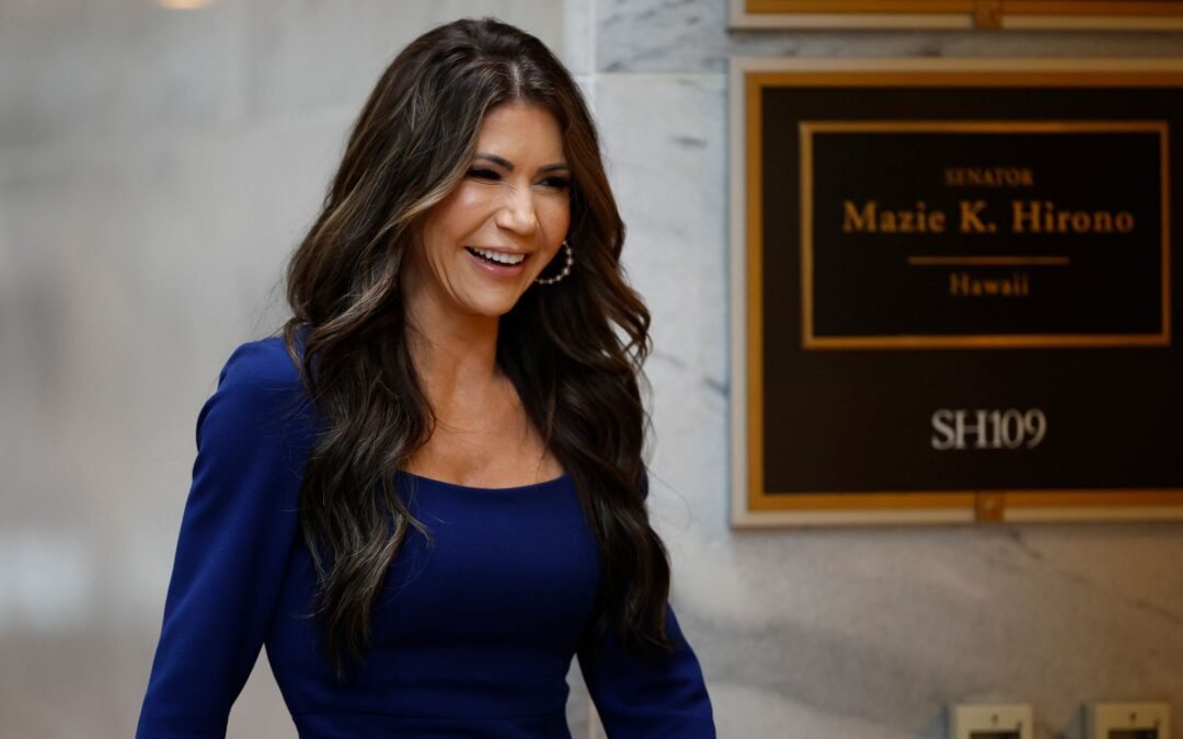 Kristi Noem insegue un bambino di cinque anni trattenuto dall’ICE dopo il suo rilascio dal centro di detenzione