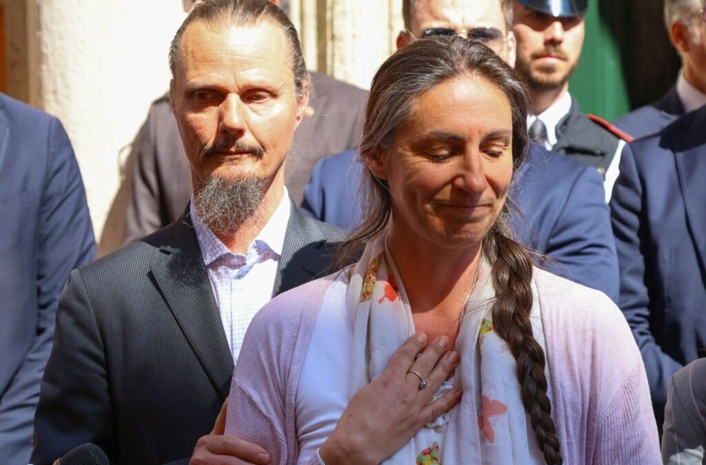 Famiglia nel bosco, gli avvocati mollano Catherine e Nathan. E arriva Simone Pillon