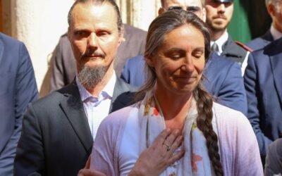 Famiglia nel bosco, gli avvocati mollano Catherine e Nathan. E arriva Simone Pillon
