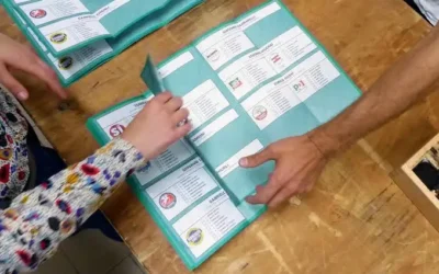Mentre il Parlamento ingrana la quinta marcia sulla nuova legge elettorale, la Cassazione prova almeno ad accendere il semaforo giallo